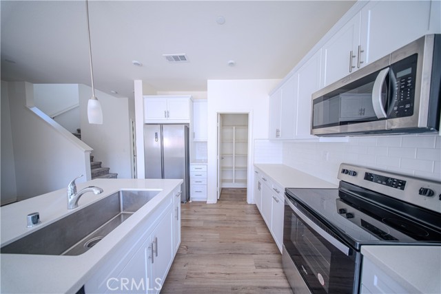 Detail Gallery Image 3 of 20 For 558 Pablo Rd, Lake Elsinore,  CA 92530 - 4 Beds | 3 Baths