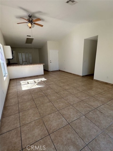 Detail Gallery Image 2 of 11 For 14343 Duke Ct, Adelanto,  CA 92301 - 3 Beds | 2 Baths