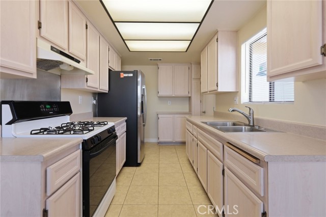 Detail Gallery Image 9 of 33 For 27317 Del Monte, Menifee,  CA 92586 - 2 Beds | 2 Baths