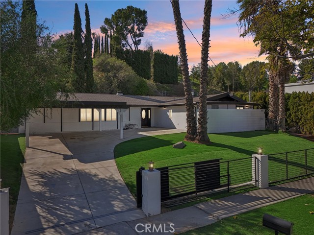 5633 Rawlings Avenue, Woodland Hills CA: https://media.crmls.org/medias/03de5653-1e29-47b4-a452-585a80140b0b.jpg