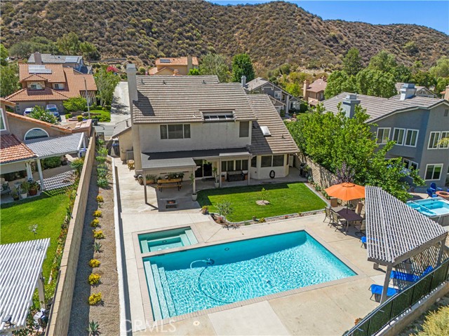 28777 Kathleen Avenue, Saugus CA: https://media.crmls.org/medias/03de6096-4c39-42bf-a6da-1fa5f8528f26.jpg