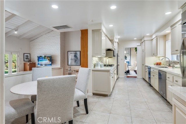 5 Pleasant Hill Drive, Rolling Hills Estates, California 90274, 5 Bedrooms Bedrooms, ,1 BathroomBathrooms,Residential,Sold,Pleasant Hill,PV22022320