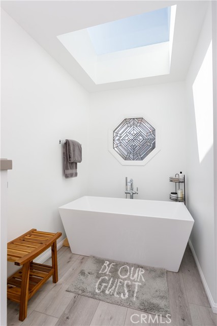 Detail Gallery Image 23 of 37 For 111 via Undine, Newport Beach,  CA 92663 - 5 Beds | 4 Baths