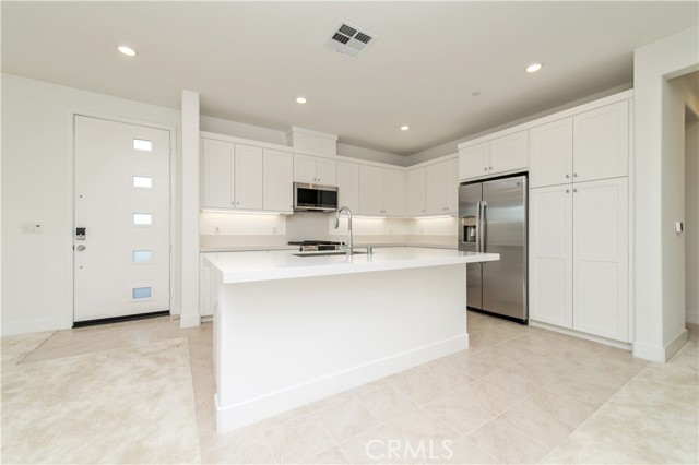 Detail Gallery Image 5 of 37 For 466 Lobata, Irvine,  CA 92618 - 4 Beds | 3/1 Baths