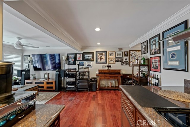 Detail Gallery Image 12 of 34 For 5301 E the Toledo #106,  Long Beach,  CA 90803 - 1 Beds | 1 Baths
