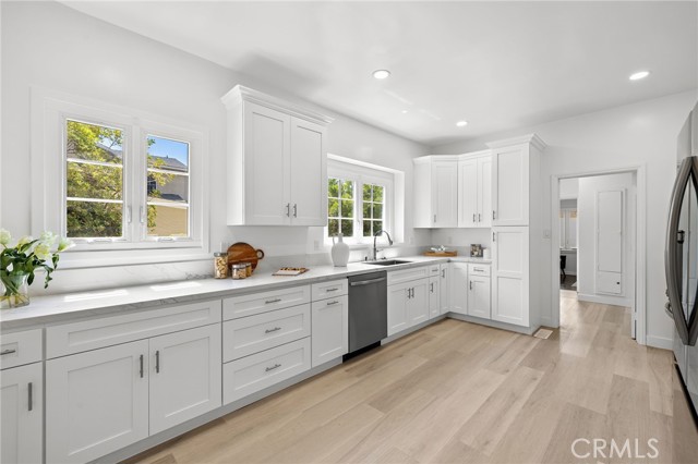 609 N Oakhurst Drive, Beverly Hills CA: https://media.crmls.org/medias/03e10936-9d91-4121-bd23-b54861b30a6b.jpg