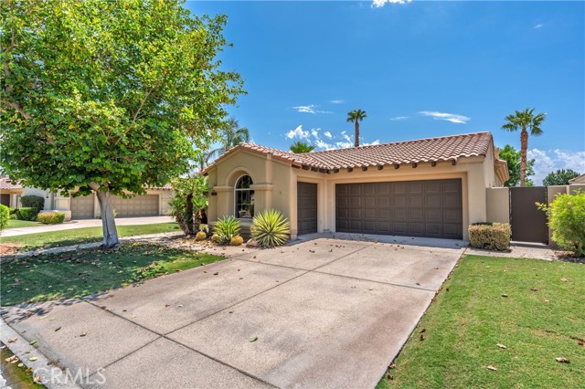 56720 Jack Nicklaus Boulevard, La Quinta CA: https://media.crmls.org/medias/03e115ba-5d43-48d7-9218-3fc24e6221ba.jpg