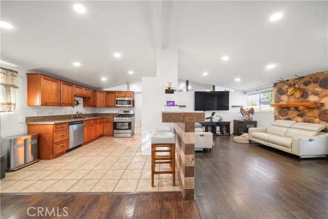 Detail Gallery Image 13 of 44 For 1610 N Amador Ave, Ontario,  CA 91764 - 5 Beds | 3 Baths