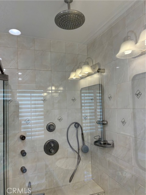 1631 Leycross Drive, La Canada Flintridge CA: https://media.crmls.org/medias/03e16fd1-b263-48bc-8760-89f7dbcf89fe.jpg