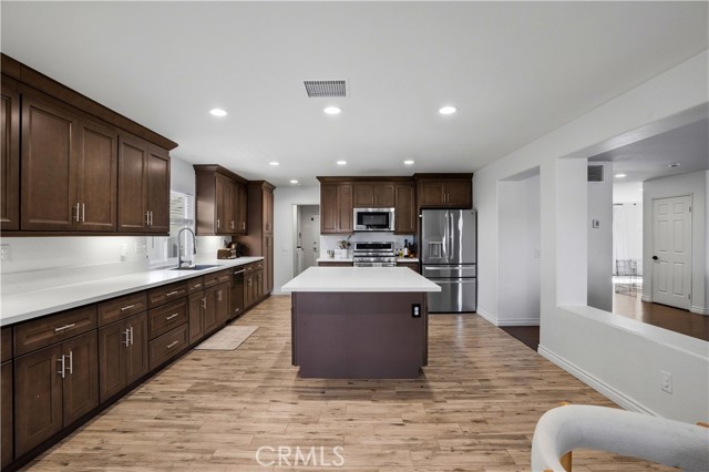 Detail Gallery Image 4 of 51 For 33482 Corte Mangarino, Temecula,  CA 92592 - 5 Beds | 2/1 Baths