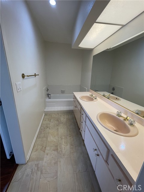 Detail Gallery Image 20 of 35 For 14521 Benefit St #306,  Sherman Oaks,  CA 91403 - 2 Beds | 2 Baths