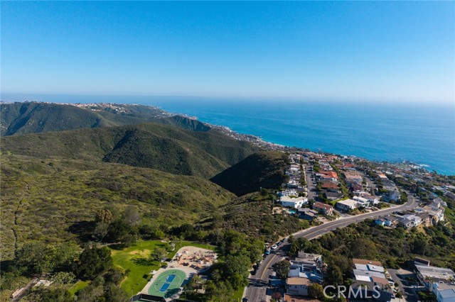 956 Tia Juana, Laguna Beach CA: https://media.crmls.org/medias/03e27ef3-a691-4a1c-b8db-bb4d6b570ae9.jpg