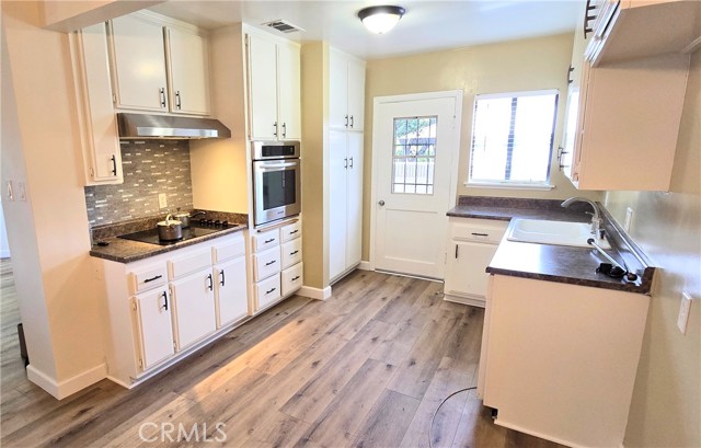 8730 N 6th, Downey CA: https://media.crmls.org/medias/03e3322f-b466-4dcc-95ca-d36836bf1945.jpg