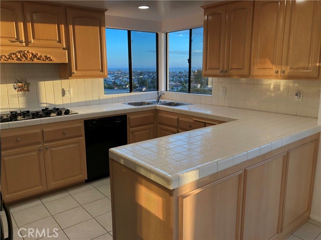 270 Cagney Lane, Newport Beach CA: https://media.crmls.org/medias/03e4803c-f35a-4ef4-829c-b54ea00b0b2f.jpg