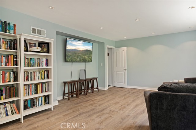 Detail Gallery Image 26 of 35 For 316 Pioneer Rd, Lake Arrowhead,  CA 92352 - 3 Beds | 2/1 Baths