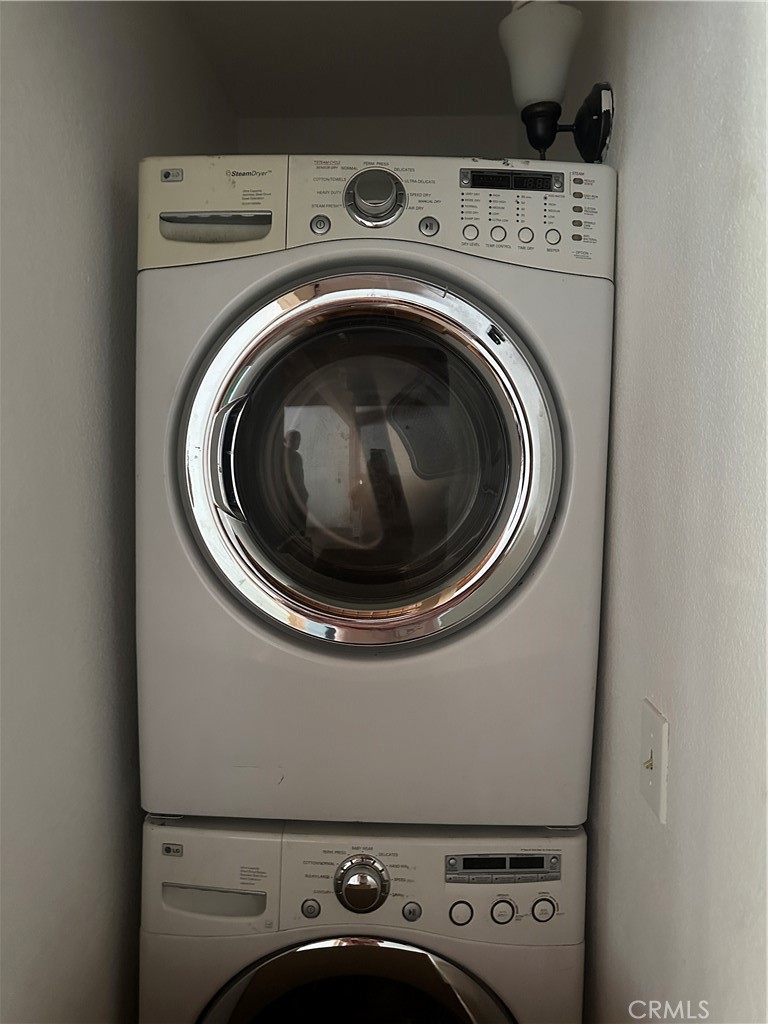https://media.crmls.org/medias/03e4e8d7-8b79-457b-94b1-edfe24553f21.jpg?preset=X-Large