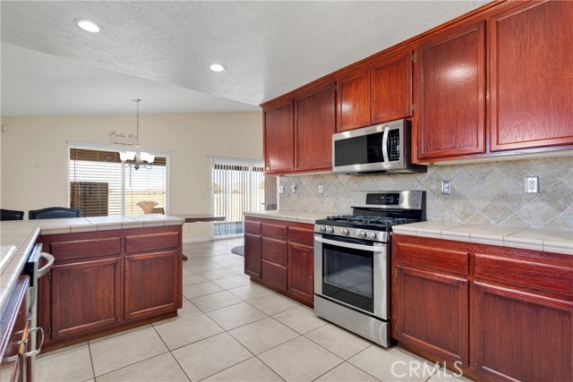 Detail Gallery Image 15 of 36 For 22032 Flathead Rd, Apple Valley,  CA 92307 - 3 Beds | 2 Baths