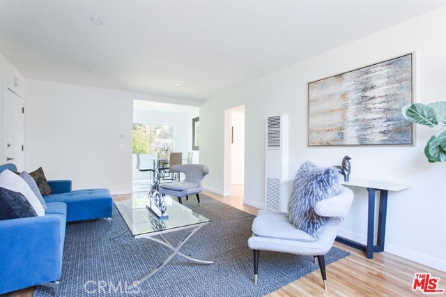 Detail Gallery Image 3 of 11 For 2625 4th St #D,  Santa Monica,  CA 90450 - 2 Beds | 1/1 Baths