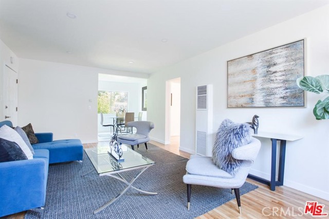 Detail Gallery Image 3 of 11 For 2625 4th St #D,  Santa Monica,  CA 90450 - 2 Beds | 1/1 Baths