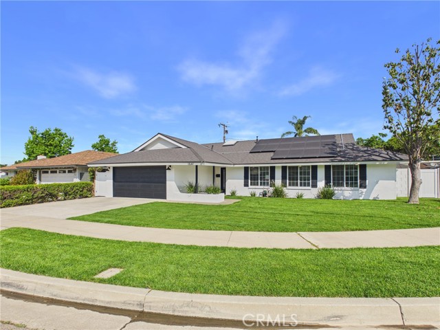 Detail Gallery Image 3 of 33 For 1547 E San Alto, Orange,  CA 92865 - 4 Beds | 2 Baths