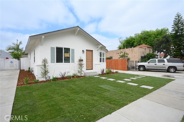 Detail Gallery Image 3 of 31 For 3688 Walnut Ave, Lynwood,  CA 90262 - 3 Beds | 1 Baths