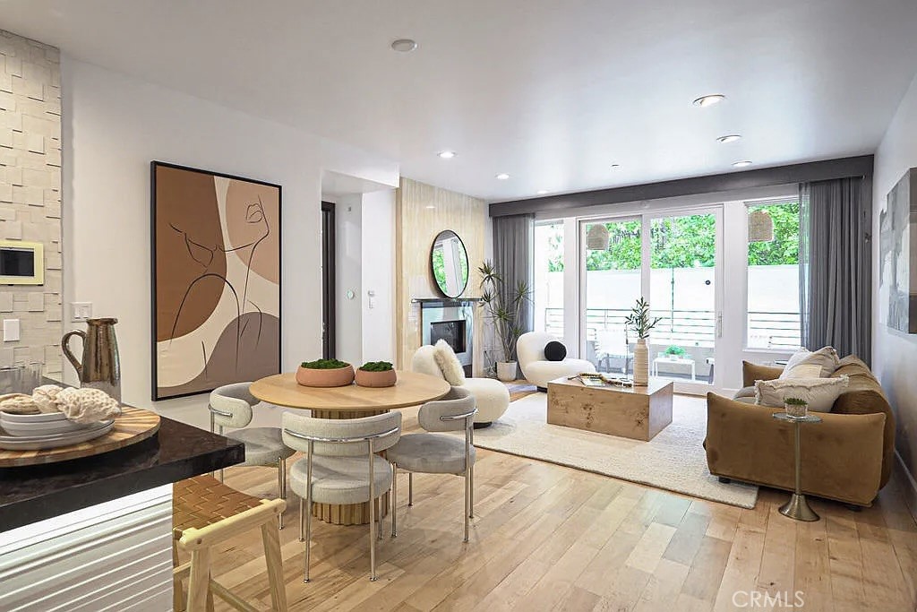 1318 S Roxbury Drive #118