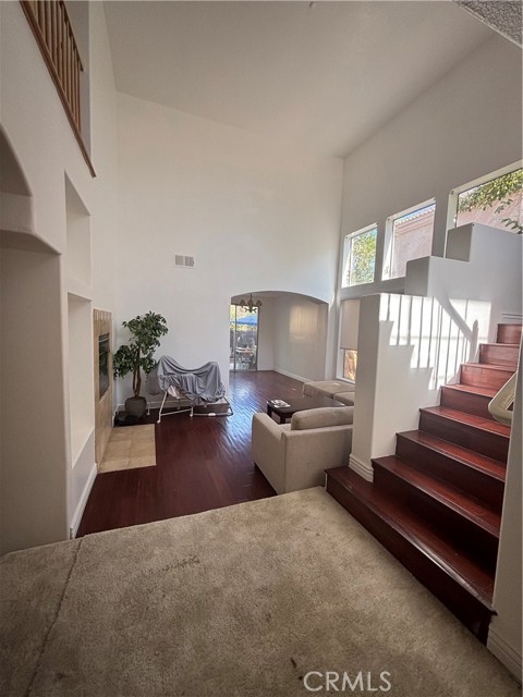 Detail Gallery Image 8 of 19 For 8043 Tuscany St, Fontana,  CA 92336 - 5 Beds | 3 Baths