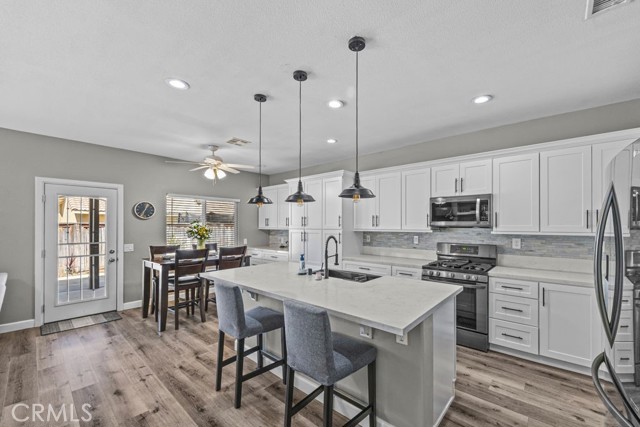 Detail Gallery Image 16 of 52 For 1251 Stepstone Ct, Hemet,  CA 92545 - 5 Beds | 3 Baths