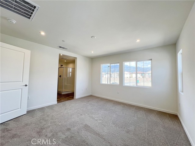 Detail Gallery Image 14 of 31 For 16068 Olivas Ln, Fontana,  CA 92336 - 4 Beds | 2/1 Baths