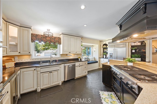 5092 Briarhill Drive, Yorba Linda CA: https://media.crmls.org/medias/03e7ea1b-c4b5-47e4-be46-0dec4e330e22.jpg