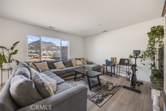 Detail Gallery Image 6 of 35 For 21192 Telegraph, Riverside,  CA 92507 - 6 Beds | 4 Baths