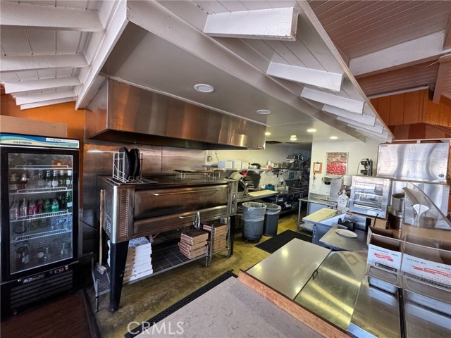 124 E Lincoln Ave, Orange CA: https://media.crmls.org/medias/03e8abc8-f8c9-42bc-8988-42015c4c4a0c.jpg