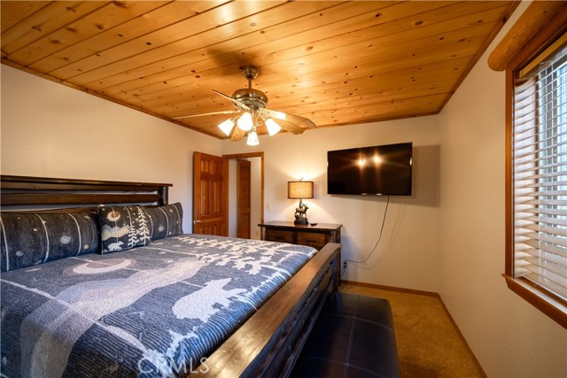 Detail Gallery Image 24 of 44 For 42690 Edgehill Pl, Big Bear Lake,  CA 92315 - 3 Beds | 2 Baths