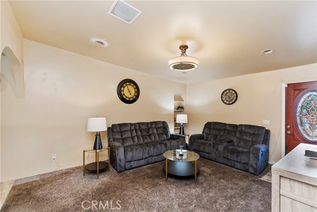 Detail Gallery Image 6 of 38 For 6374 Linda Lee Dr, Yucca Valley,  CA 92284 - 3 Beds | 2 Baths