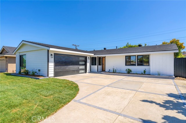 Detail Gallery Image 1 of 29 For 9538 Robin Ave, Fountain Valley,  CA 92708 - 4 Beds | 2 Baths