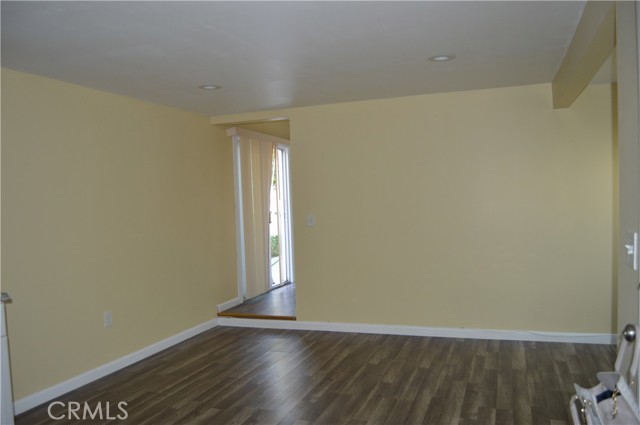 24758 Chestnut St, Newhall CA: https://media.crmls.org/medias/03ebe787-0861-450f-a486-23c1f99eb904.jpg