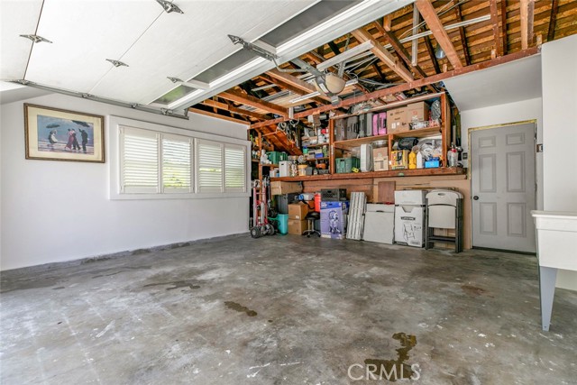 15409 Wyandotte Street, Van Nuys CA: https://media.crmls.org/medias/03ed5cb6-266e-400b-a64e-43c7cafa36d7.jpg