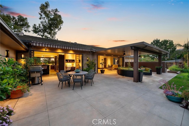1 Crestwind Drive, Rancho Palos Verdes CA: https://media.crmls.org/medias/03edc13e-861b-46e4-820c-344fb8aa70b6.jpg