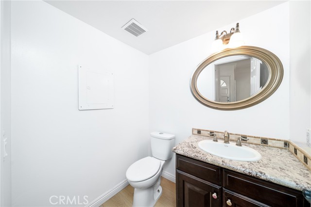 Detail Gallery Image 10 of 35 For 3 Almador, Irvine,  CA 92614 - 2 Beds | 2/1 Baths