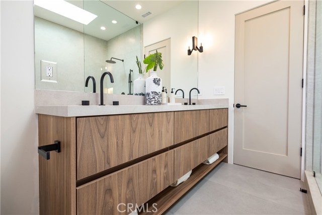 Detail Gallery Image 13 of 22 For 7913 Lasaine, Northridge,  CA 91325 - 4 Beds | 3/1 Baths