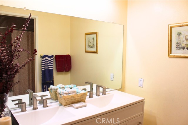 Detail Gallery Image 8 of 21 For 25613 Pine Creek, Wilmington,  CA 90744 - 2 Beds | 1 Baths
