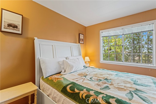 Detail Gallery Image 17 of 40 For 1285 Yukon Dr, Lake Arrowhead,  CA 92352 - 3 Beds | 2/1 Baths