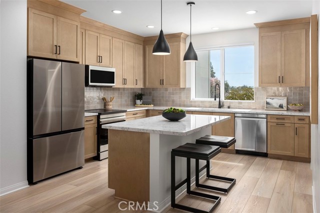 Front Image Thumbnail for CRSR26136867