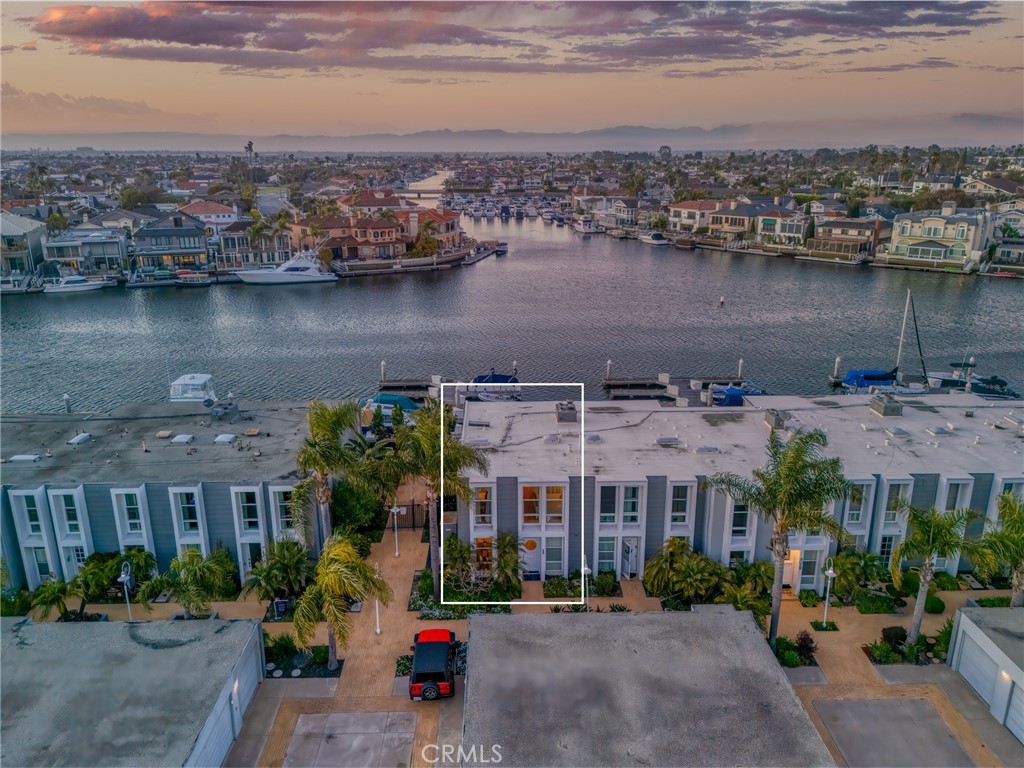 https://media.crmls.org/medias/03f269b8-5dda-4544-a477-9a492e70aec5.jpg?preset=X-Large
