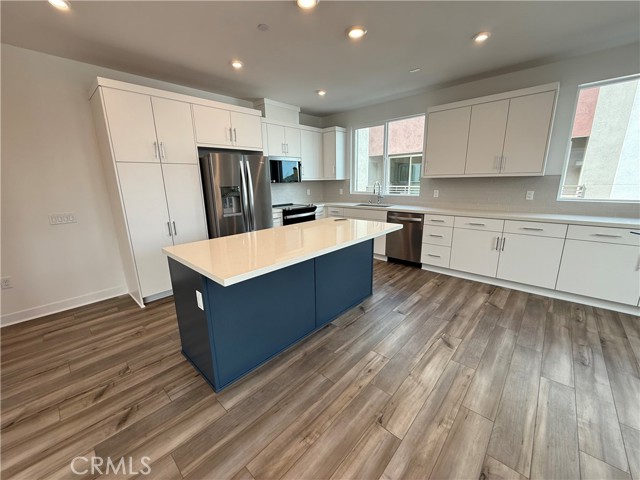 693 S Lyon Street, Santa Ana CA: https://media.crmls.org/medias/03f2a92a-5e9a-46b1-9fff-c23fa93d1fa0.jpg