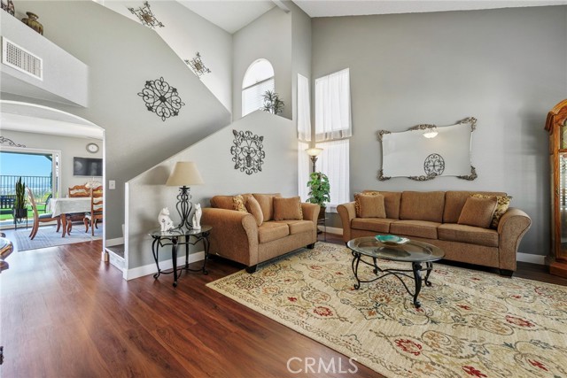22075 Naples Drive, Moreno Valley CA: https://media.crmls.org/medias/03f34c7c-da22-4dfc-95fb-da9395b4a76b.jpg