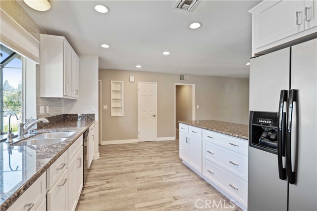 2241 Cordero Avenue, Simi Valley CA: https://media.crmls.org/medias/03f36189-fef3-4a93-9291-2bea716c8dc3.jpg