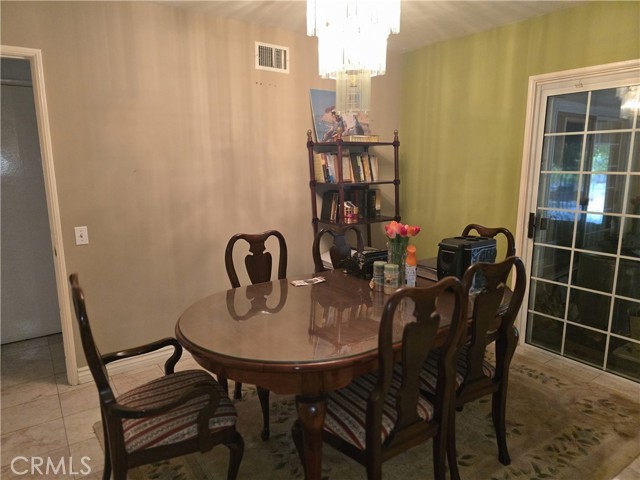 9854 Canby Avenue, Northridge CA: https://media.crmls.org/medias/03f38284-7198-4d27-a7d0-496268a560a8.jpg