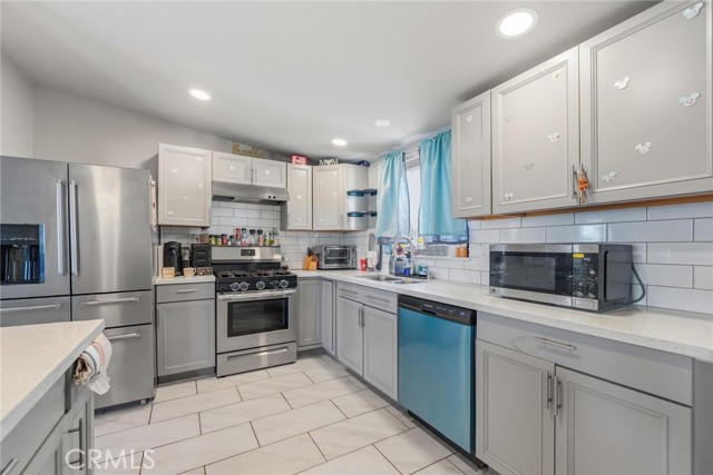 Detail Gallery Image 12 of 28 For 38871 Yucca Tree, Palmdale,  CA 93551 - 3 Beds | 1 Baths