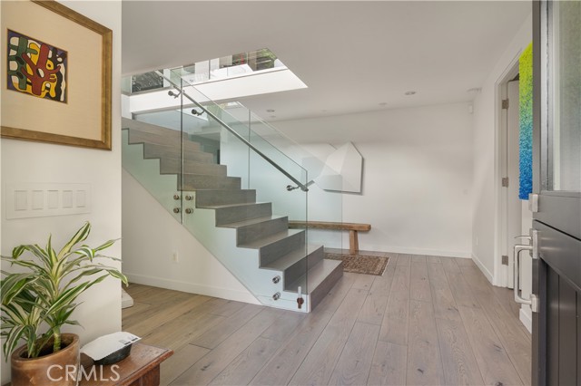 Detail Gallery Image 7 of 22 For 998 Emerald Bay, Laguna Beach,  CA 92651 - 4 Beds | 4/1 Baths